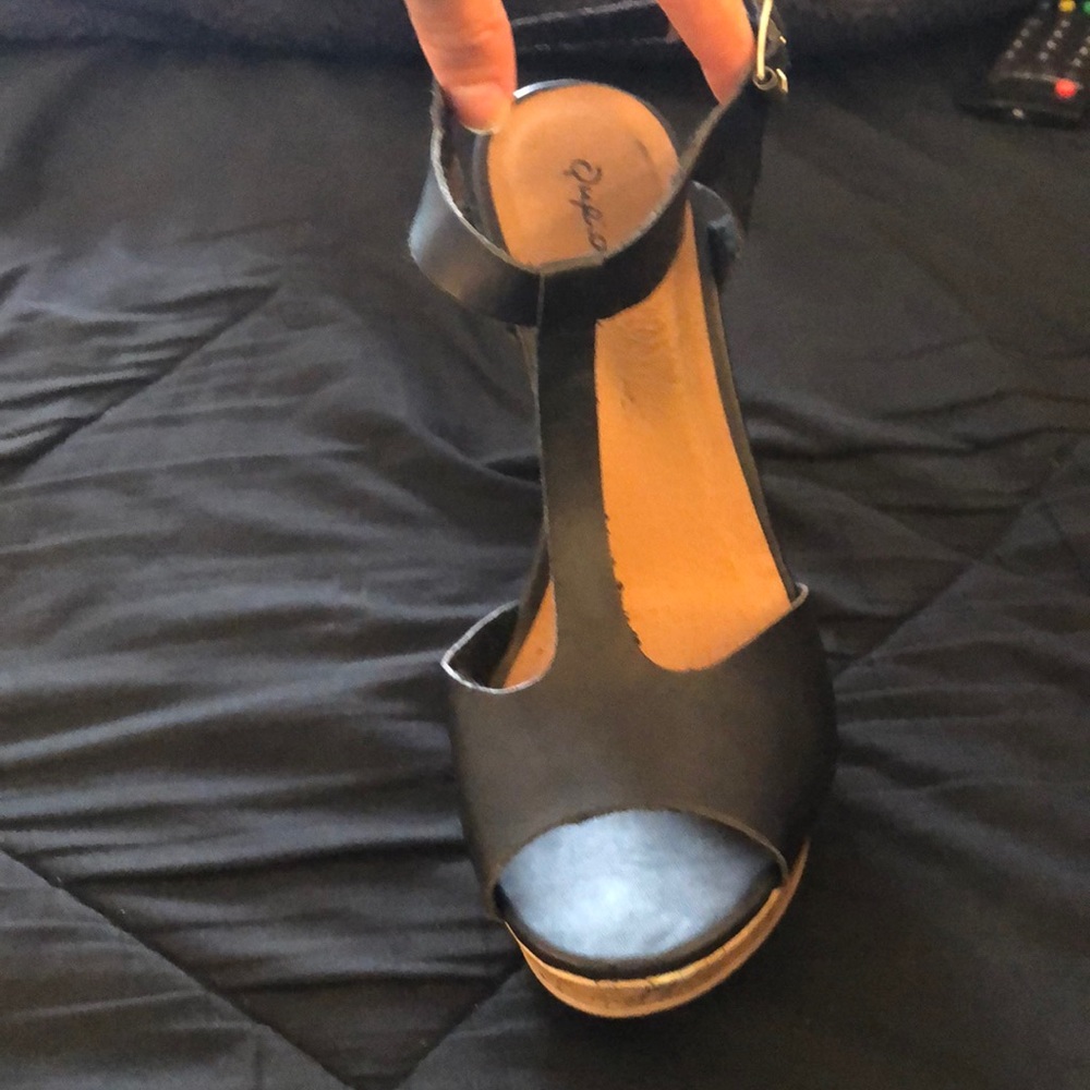 Qupid Black Wedges - Picture 2 of 3